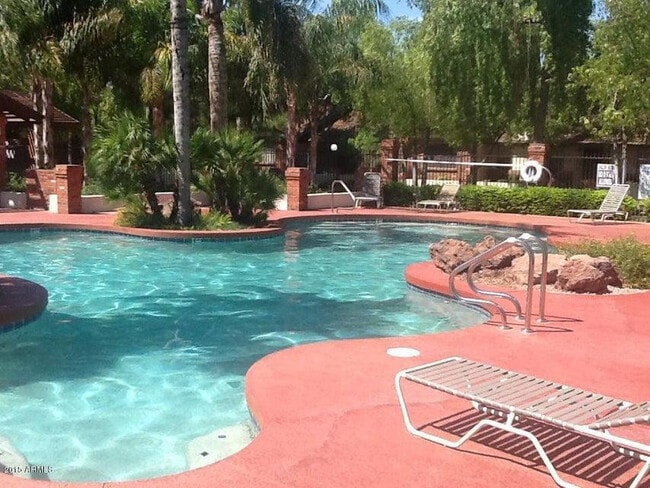 Photo - 170 E Guadalupe Rd