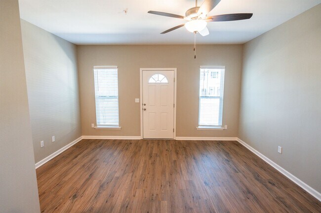 Photo - 2250 Del Carmel Way