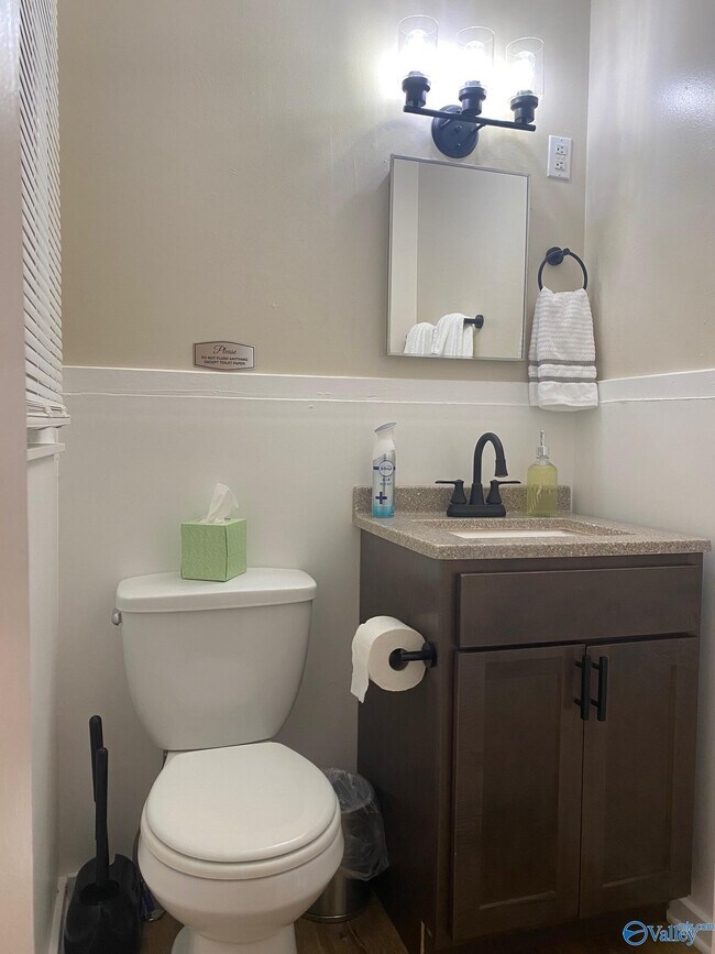 Photo - 2201 Shady Ln Dr NW