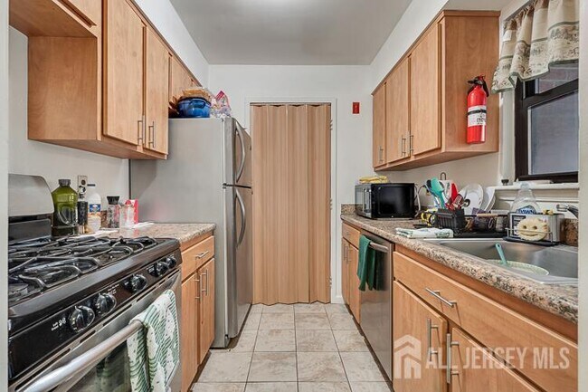 Photo - 142 Beverly Hill Terrace Unidad F