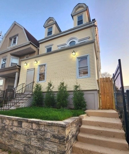 Building Photo - 350 13th Ave