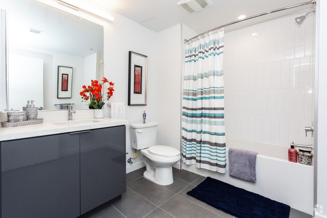 2BR, 2BA - 1087 SF