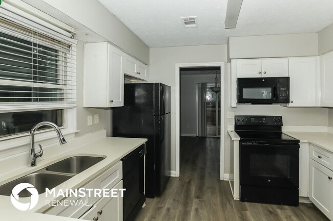 Photo - 8691 Twin Oaks Dr