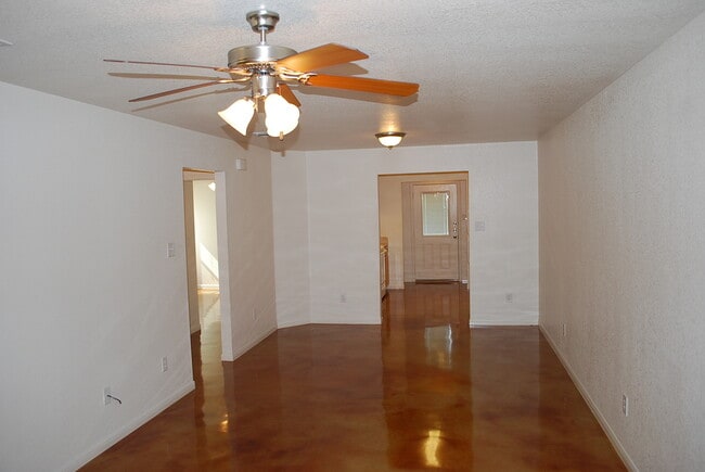 Photo - 922 RW Unit A-STILL OCCUPIED BY RESIDENT