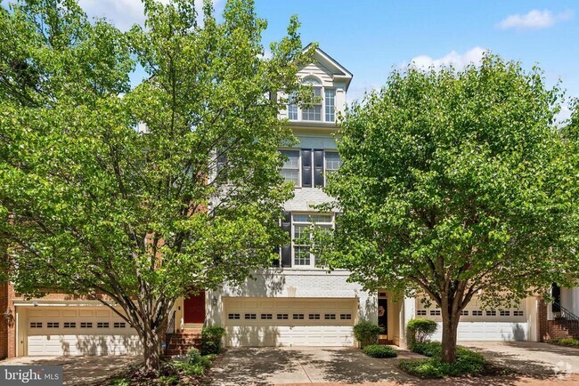 Building Photo - 7489 Carriage Hills Dr Rental