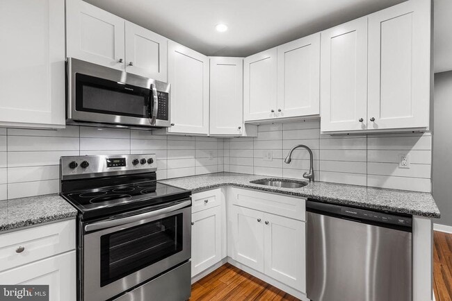 Building Photo - 2125 N 20th St Unit 2