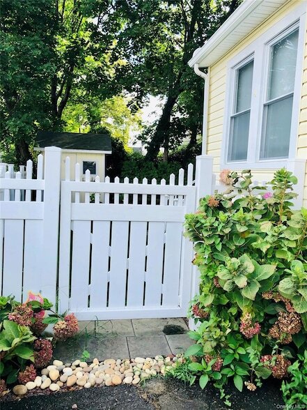Photo - 27 Lydecker St