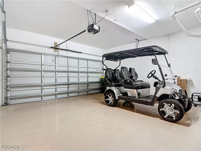 Building Photo - 15903 Grassland Ln Unit 4411