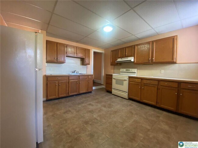 Photo - 404-406 Mahoning St