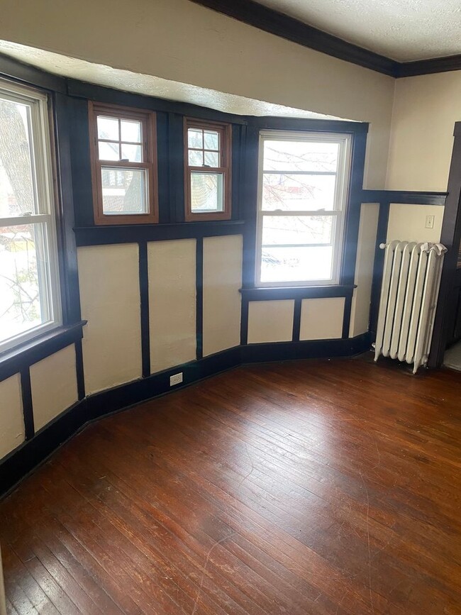 Photo - 280 Fairgreen Ave