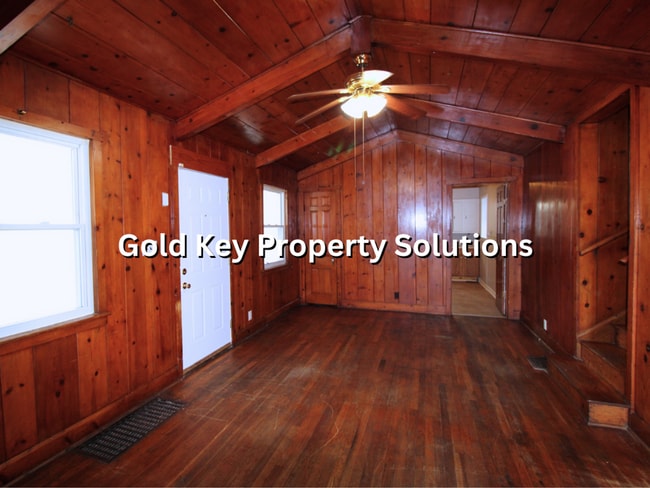 Photo - 2 Bedroom/1 Bath Home with Covered Front Porch and Garage (SECTION 8 APPROVED)