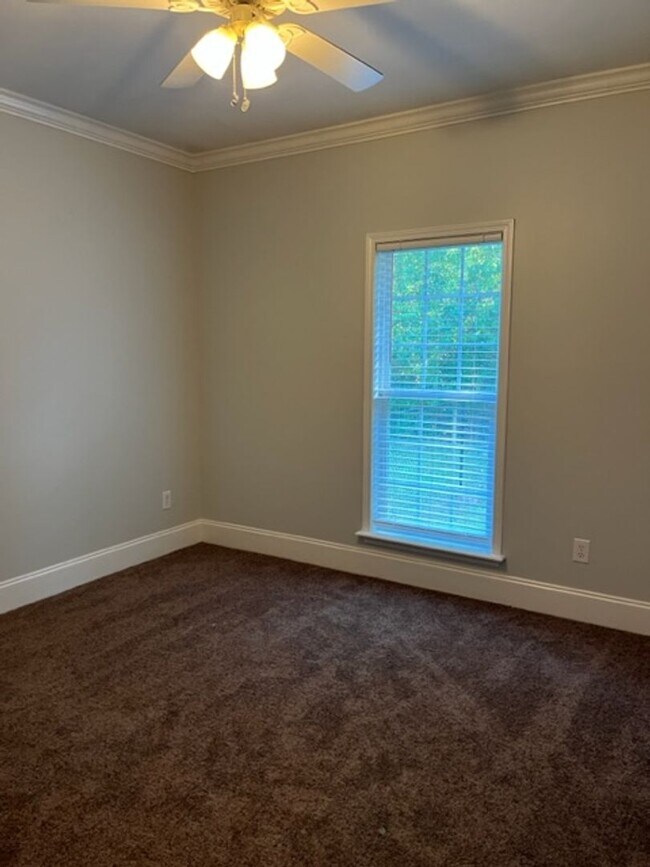 Photo - 110 Stag's Leap Dr