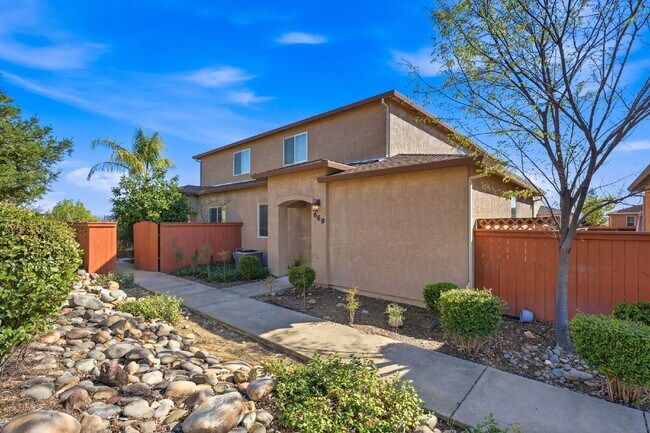 Photo - 669 Mission De Oro Dr