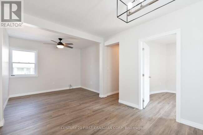 Photo - 35 Inkerman St Unité Main