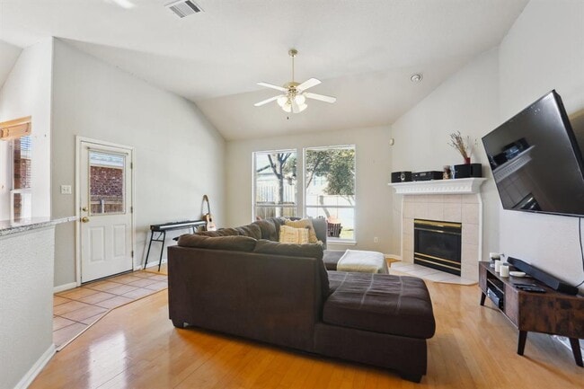 Photo - 13541 Anarosa Loop