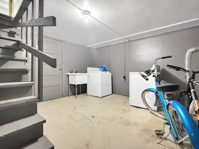 Newly Renovated Duplex