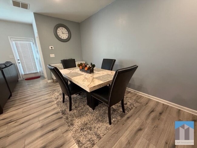 Photo - 7565 Knoll Hollow Rd