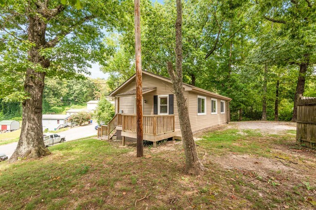 Photo - 113 Wakeman Ln