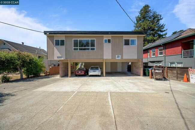 Building Photo - 2134 McGee Ave