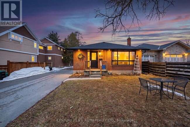 Photo - 120 Puget St