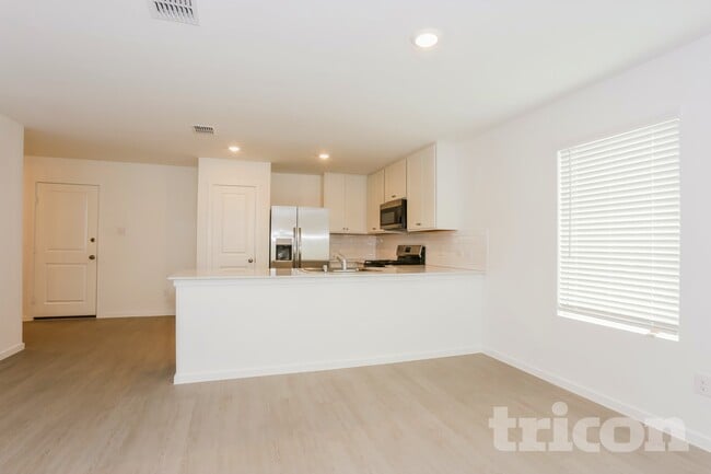 Photo - 1348 Amapola Dr