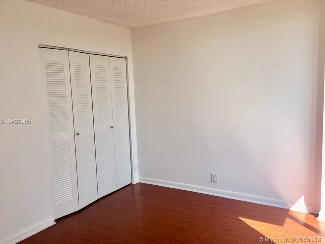 Photo - PARC CENTRAL AVENTURA Unit LP02