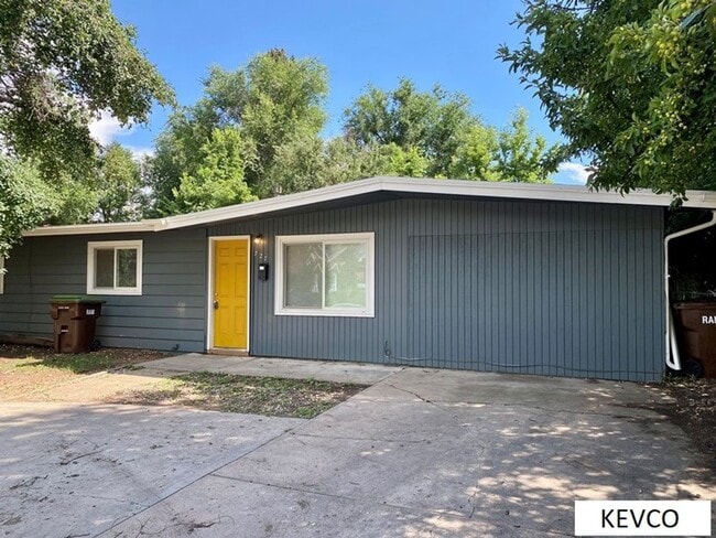 Building Photo - House Just One Block from CSU!