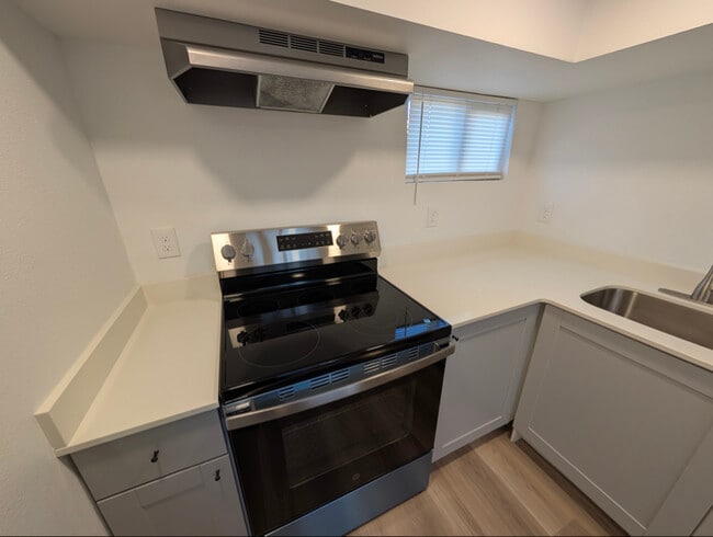 Photo - 1705 Lombard Ave