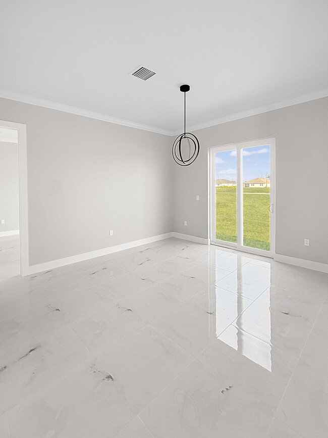 Photo - 303 NW 26th Ave