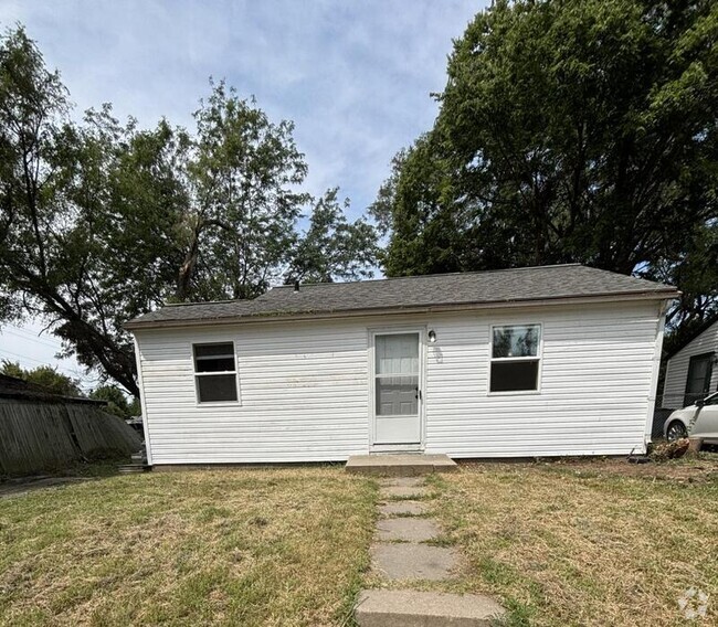 Building Photo - 2221 N 31st St Rental