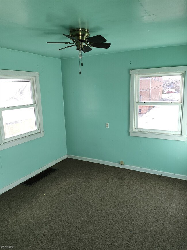 1 br, 1 bath Duplex 1430 Ridge Avenue A Townhome For Rent in Steubenville, OH