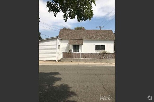 Building Photo - 2 Bed/1 Bath Home in Fallon