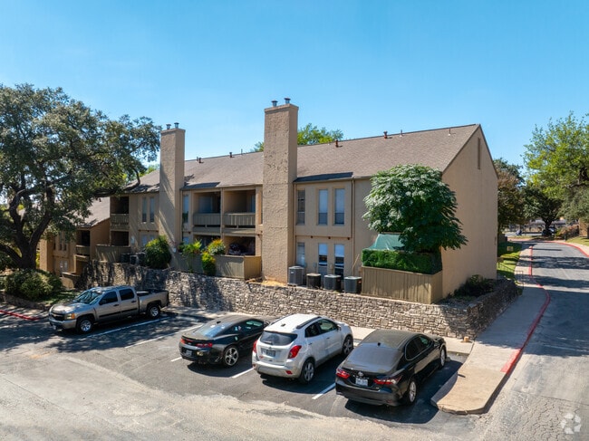 Unit Exterior - Woods of Brookhollow