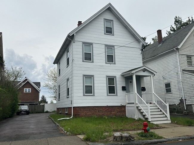 Building Photo - 194 Adams St