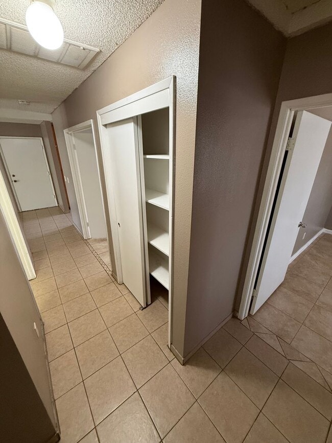 Photo - 2800 Gosford Rd
