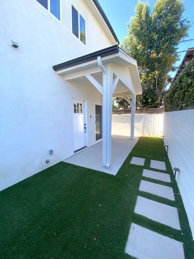 Building Photo - 4641 W 130th St Unit C Rental