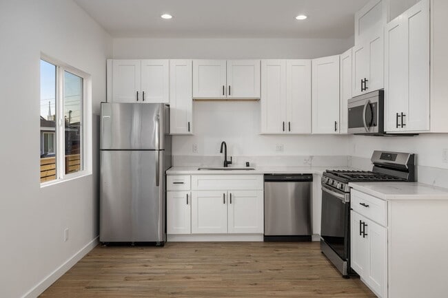 Photo - 6763-6765 N Elman Unit 6765