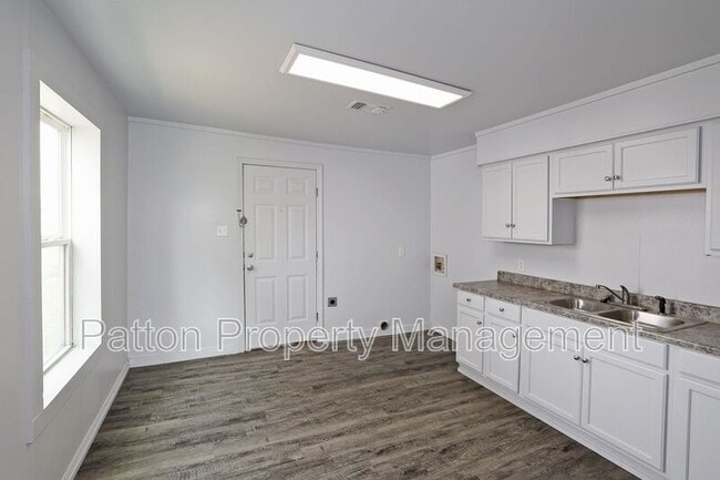 Photo - 3703 S Monroe St