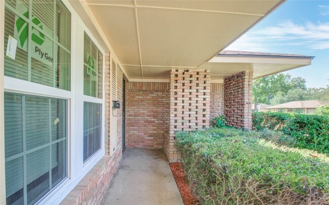 Photo - 10226 Envoy St