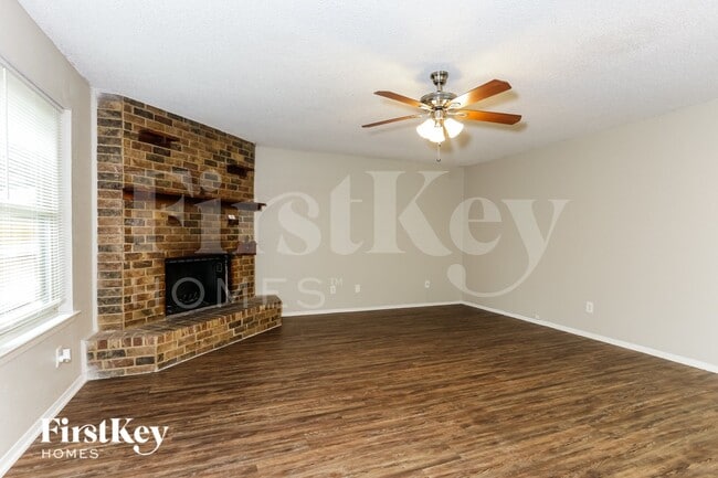 604 Circleview Dr