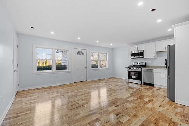 Photo - 382 West Main Street