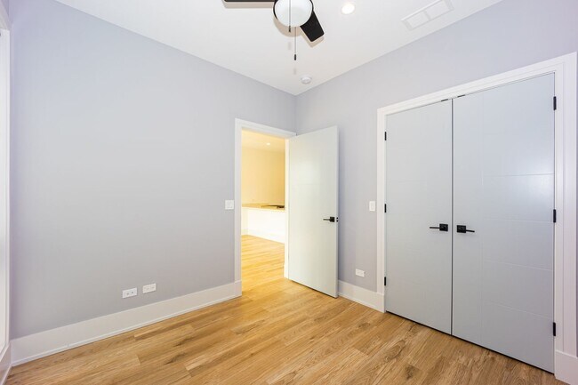 Photo - 4540 N Ravenswood Ave