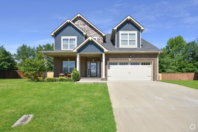 Building Photo - Pet Friendly Three Bedroom with Bonus in S... Rental