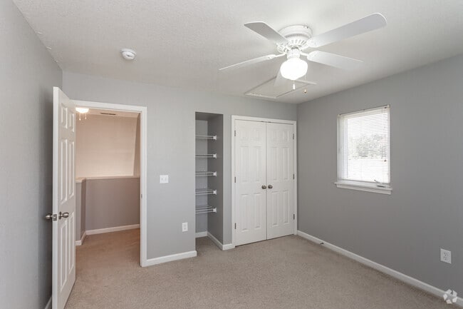 3BR, 2BA - 1350 SF