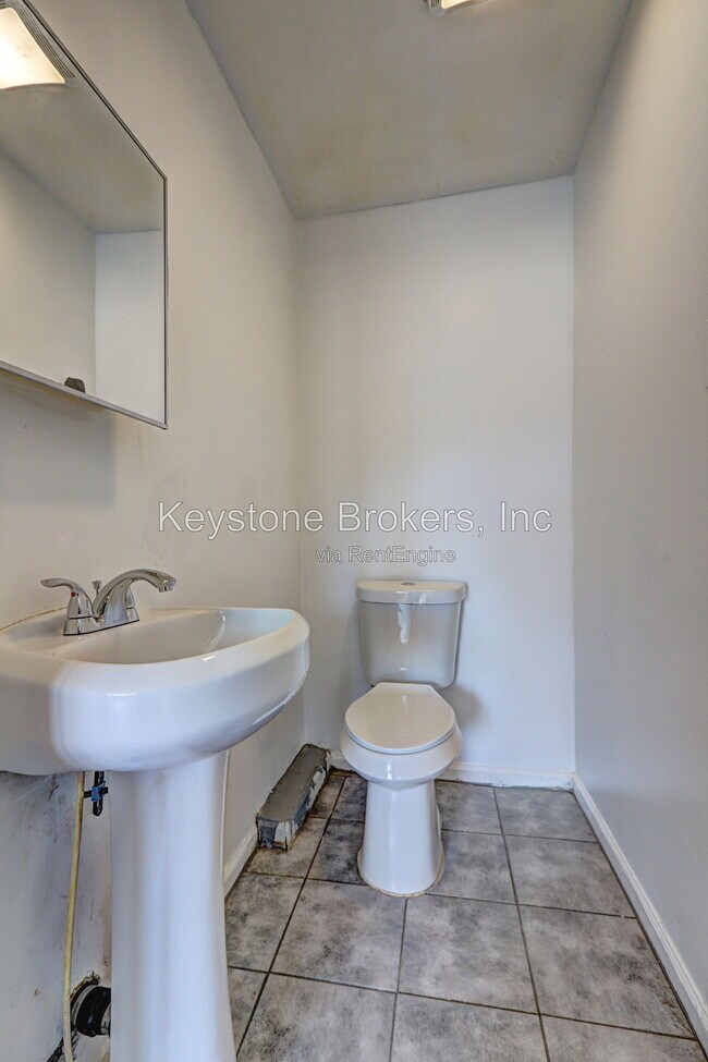 Photo - 3467 Eisenhower Cir SE