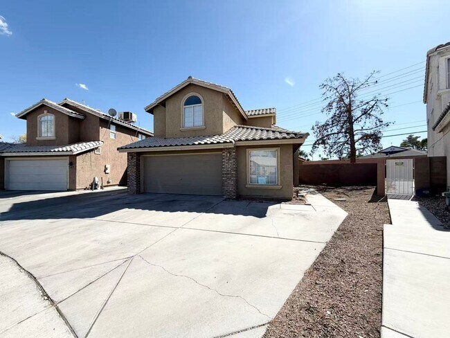 Photo - 901 Golden Hawk Way
