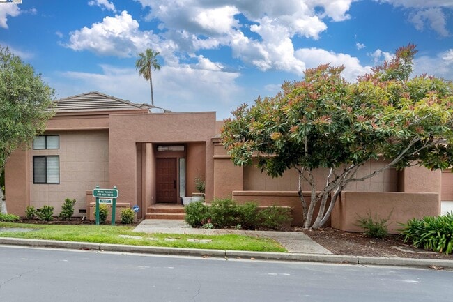 Building Photo - 4009 W Lakeshore Dr Rental