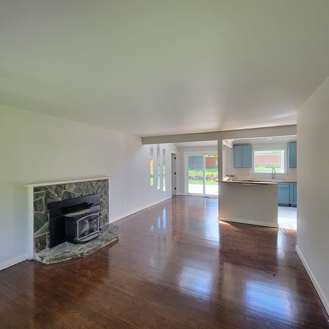 Photo - Rambler 3br / 1.5bath in Bow Lake of Seatac
