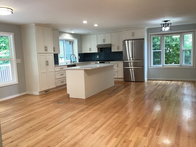 Photo - Charming Mukilteo Rambler in a Prime Location