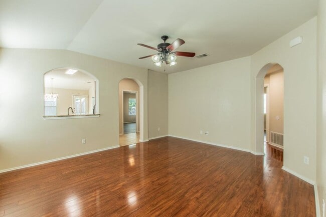 4908 Bayer Hollow Dr